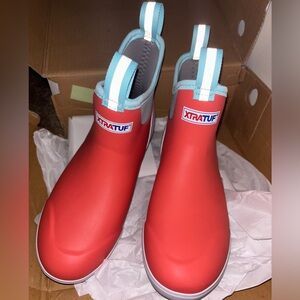BRAND NEW women’s XTRATUF boots size 8